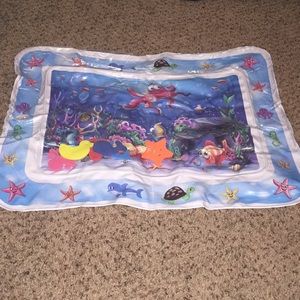 Tummy time mat that water goes inside it